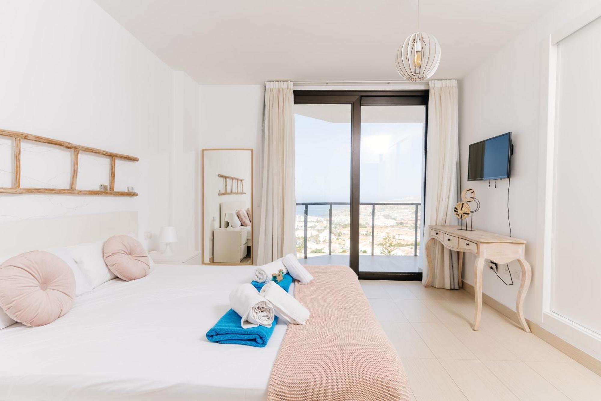 Sunset White Villa - Ocean View, Jakuzzi, Heated Pool, Air-Conditioning, Grill Playa de las Américas Eksteriør billede
