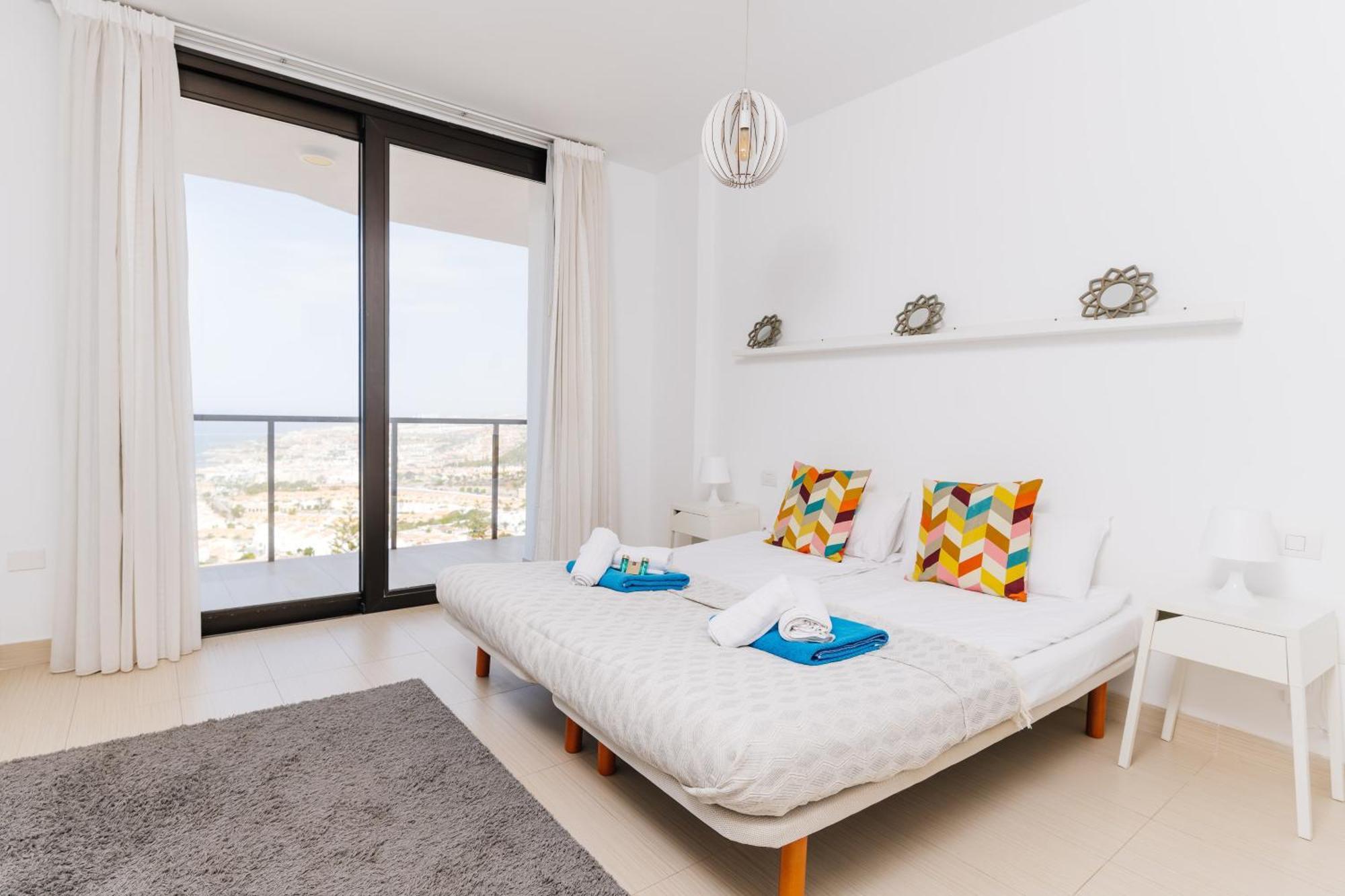 Sunset White Villa - Ocean View, Jakuzzi, Heated Pool, Air-Conditioning, Grill Playa de las Américas Eksteriør billede