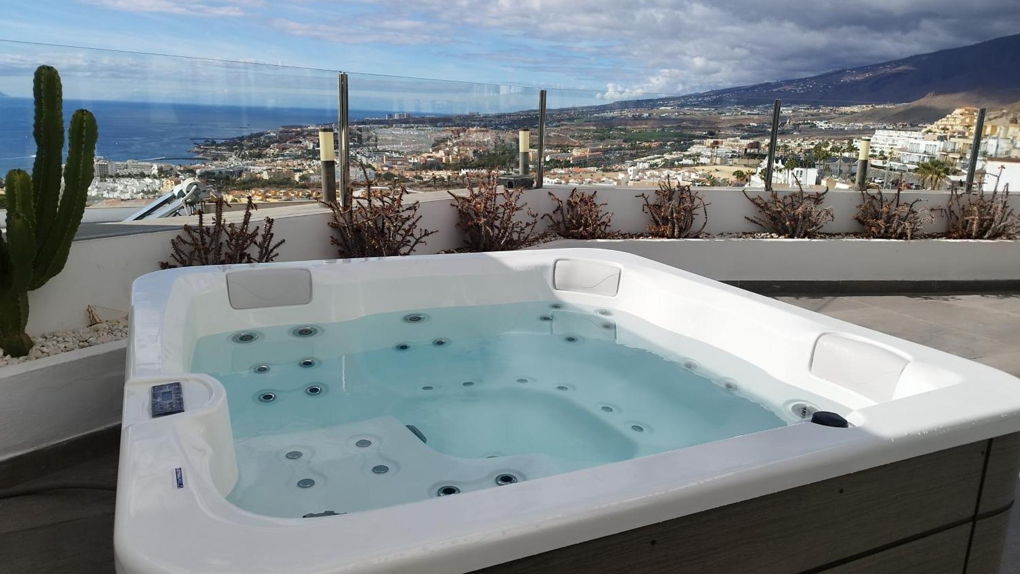 Sunset White Villa - Ocean View, Jakuzzi, Heated Pool, Air-Conditioning, Grill Playa de las Américas Eksteriør billede
